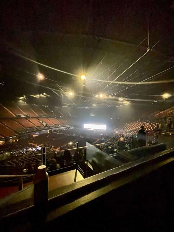 Kia Forum, section: 204, row: 5, seat: 1