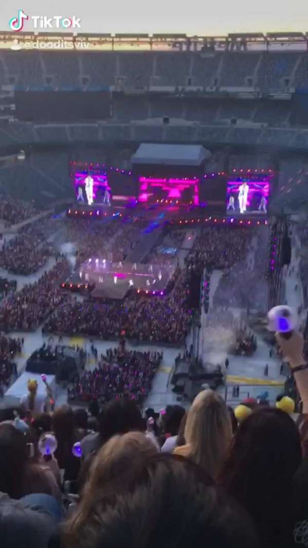 MetLife Stadium, section: 324, row: 16, seat: 8
