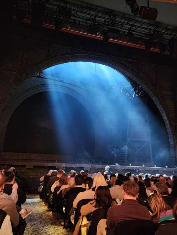 Lunt-Fontanne Theatre, section: Orchestra L, row: O, seat: 1