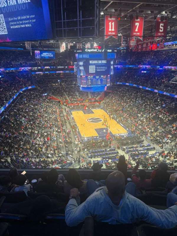 Capital One Arena, section: 407, row: E, seat: 14
