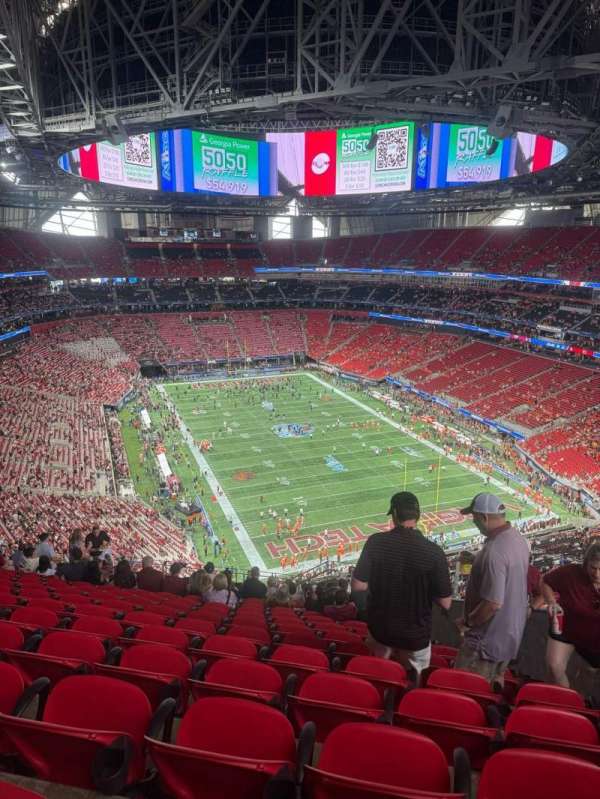 Mercedes-Benz Stadium, section: 301, row: 18, seat: 5