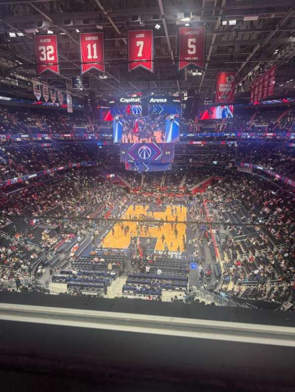 Capital One Arena, section: 409, row: A, seat: 15