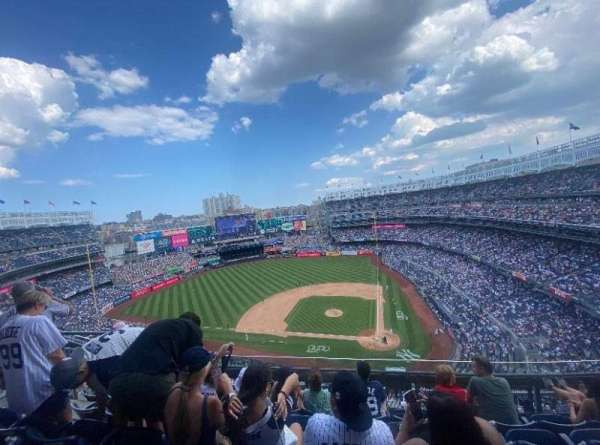 Yankee Stadium, section: 422, row: 5, seat: 13