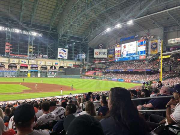 Daikin Park, section: 124, row: 29, seat: 9