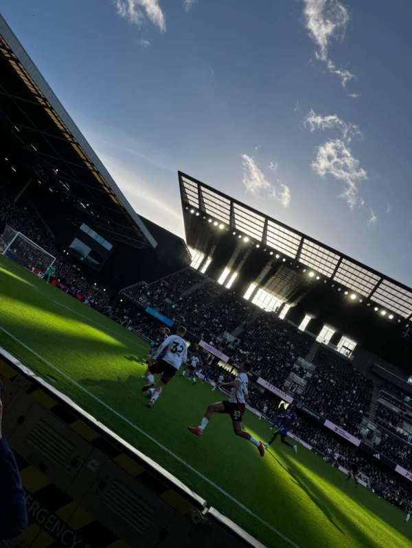 Craven Cottage, section: HL, row: 3, seat: 137