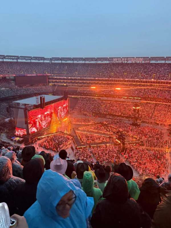 MetLife Stadium, section: 336, row: 19, seat: 1