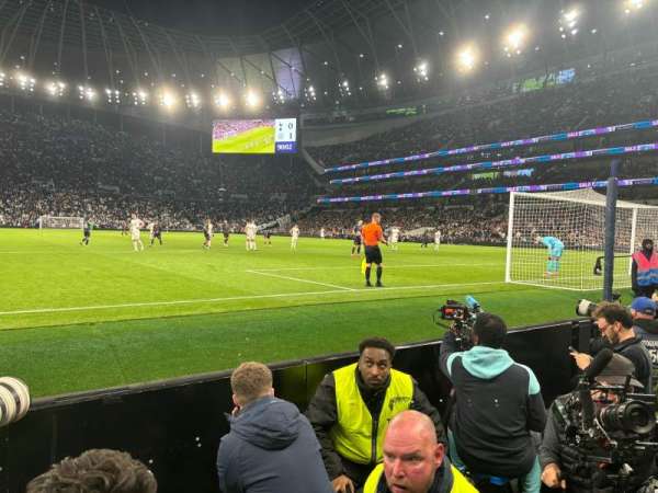 Tottenham Hotspur Stadium, section: 114, row: 1, seat: 404