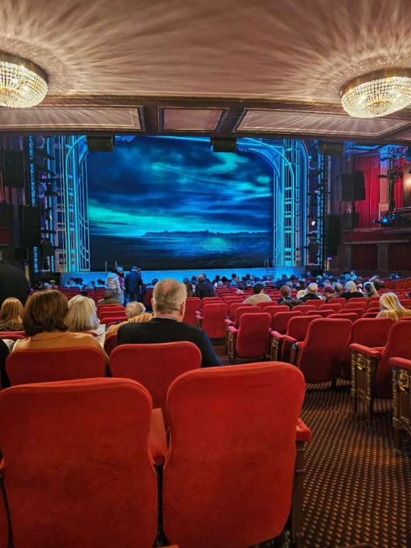 Broadway Theatre - 53rd Street, section: Orchestra L, row: U, seat: 4