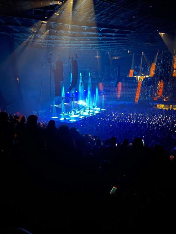 Kia Forum, section: 227, row: 1, seat: 4