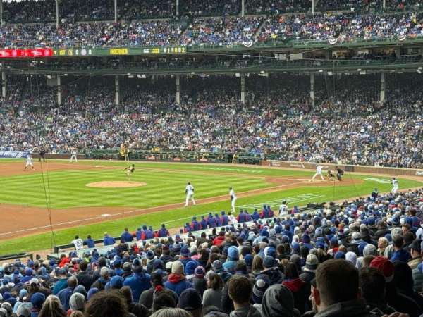 Wrigley Field, section: 207, row: 8, seat: 16