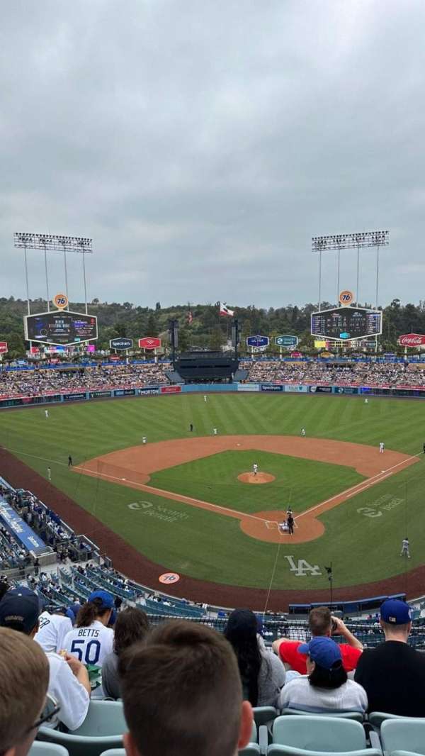 Dodger Stadium, section: 3RS, row: H, seat: 11