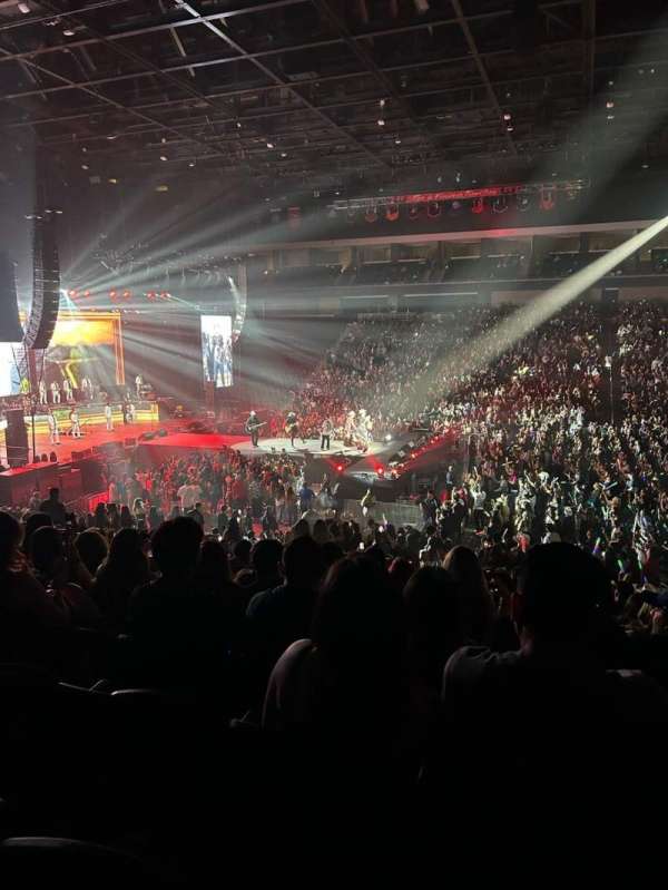 Acrisure Arena, section: 121, row: V, seat: 3