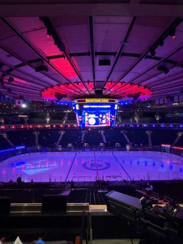Madison Square Garden, section: 211, row: 3, seat: 7