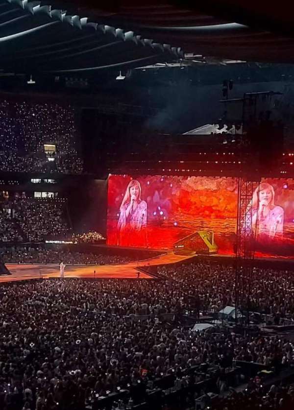 Johan Cruijff ArenA, section: 123, row: 25, seat: 294