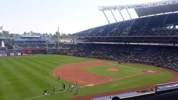 Kauffman Stadium, section: Craft and Draft, row: 3, seat: 31