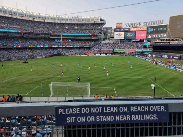 Yankee Stadium, section: 212, row: 1, seat: 17