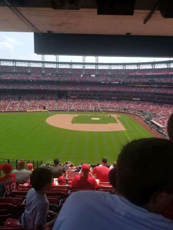 Busch Stadium, section: 272, row: 16, seat: 7