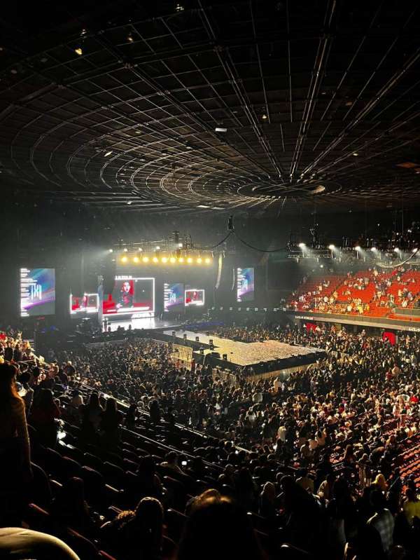 Kia Forum, section: 131, row: 15, seat: 7