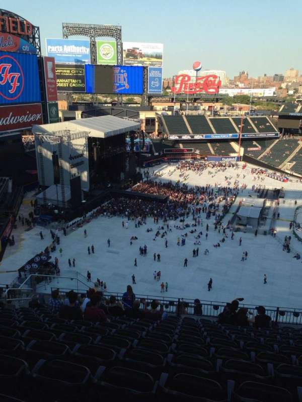 Citi Field, section: 527, row: 13, seat: 16