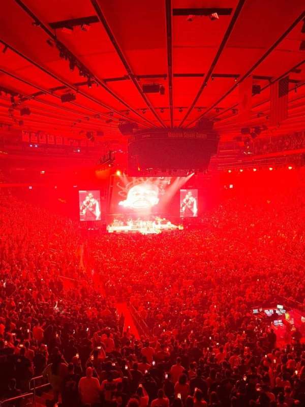 Madison Square Garden, section: 202, row: 1, seat: 16