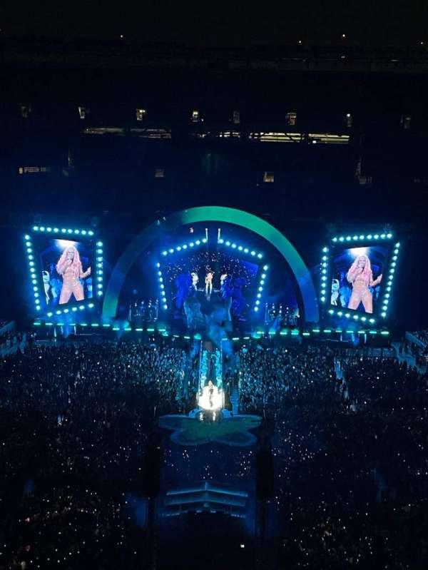 MetLife Stadium, section: 326, row: 17, seat: 11