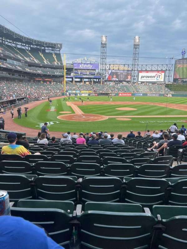 Rate Field, section: 129, row: 21, seat: 4