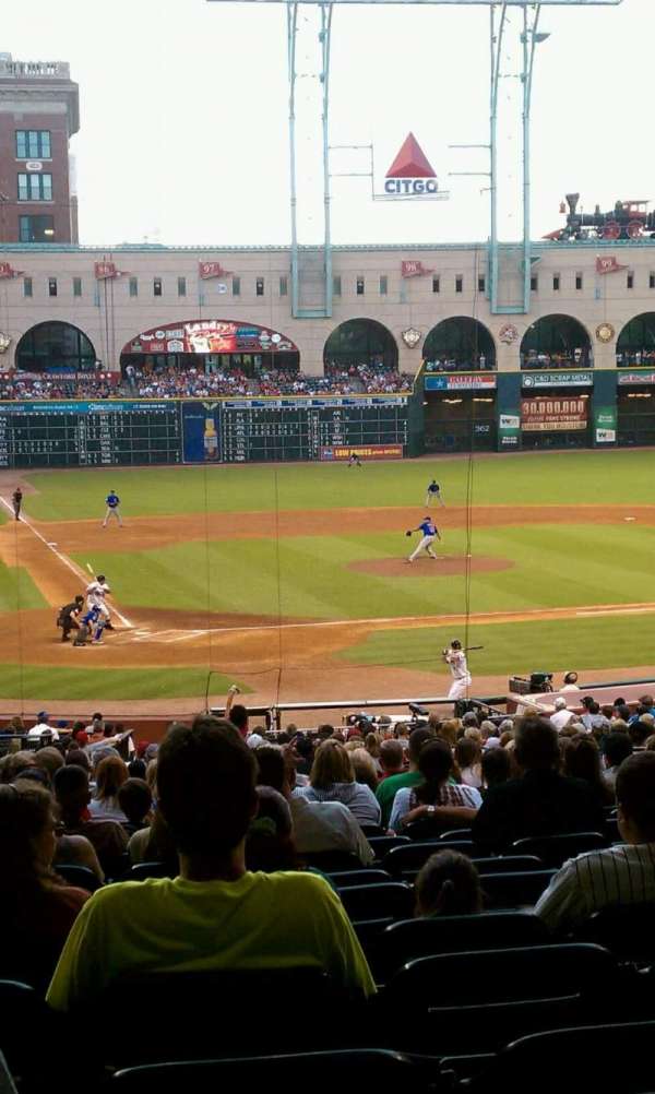 Daikin Park, section: 122, row: 23, seat: 5