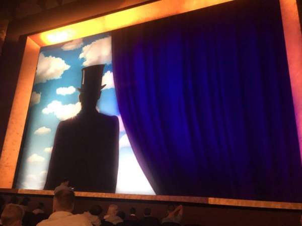 Lunt-Fontanne Theatre, section: Orchestra R, row: J, seat: 2