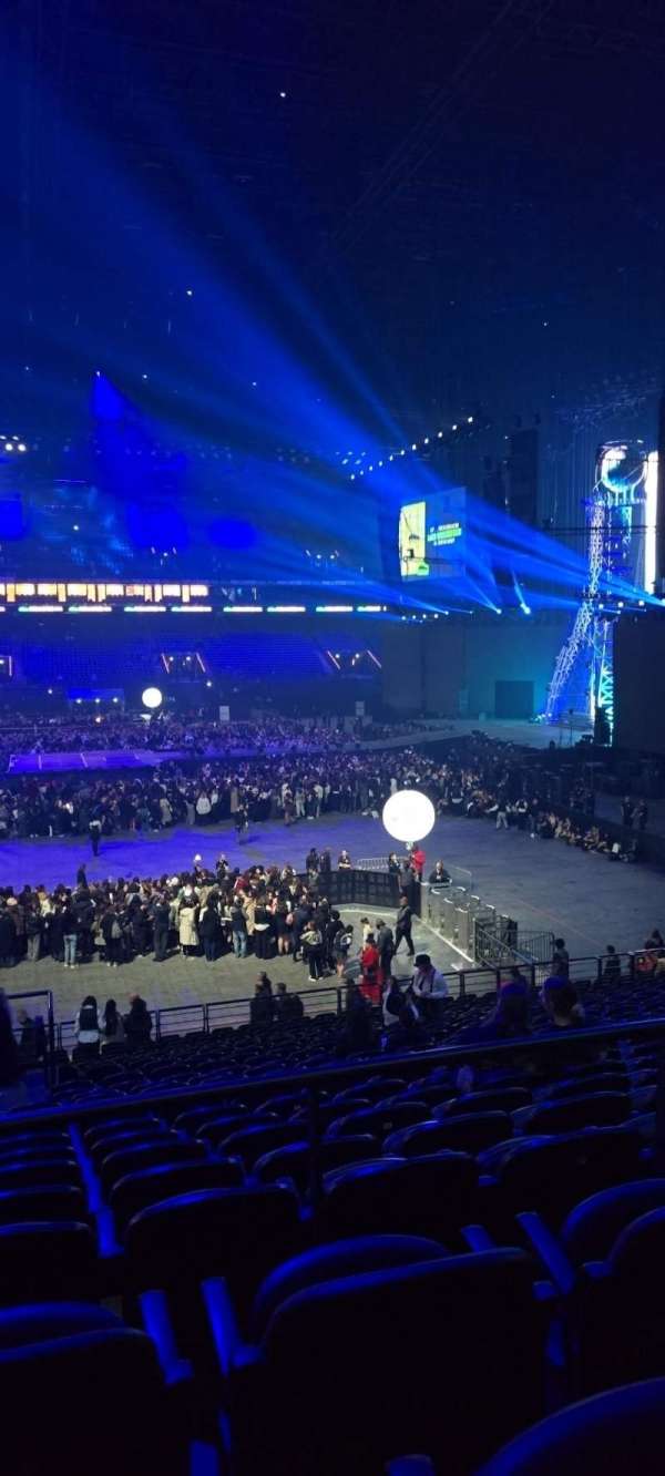 Paris La Défense Arena, section: 115, row: 28, seat: 28