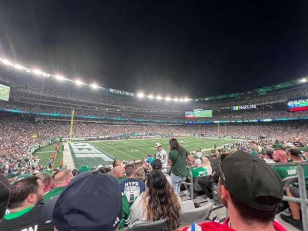 MetLife Stadium, section: 118, row: 24, seat: 3