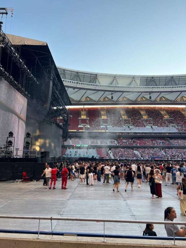 Estadio Metropolitano, Madrid, section: 124, row: 4, seat: 17