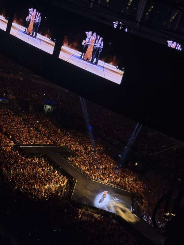 SoFi Stadium, section: 547, row: 16, seat: 7