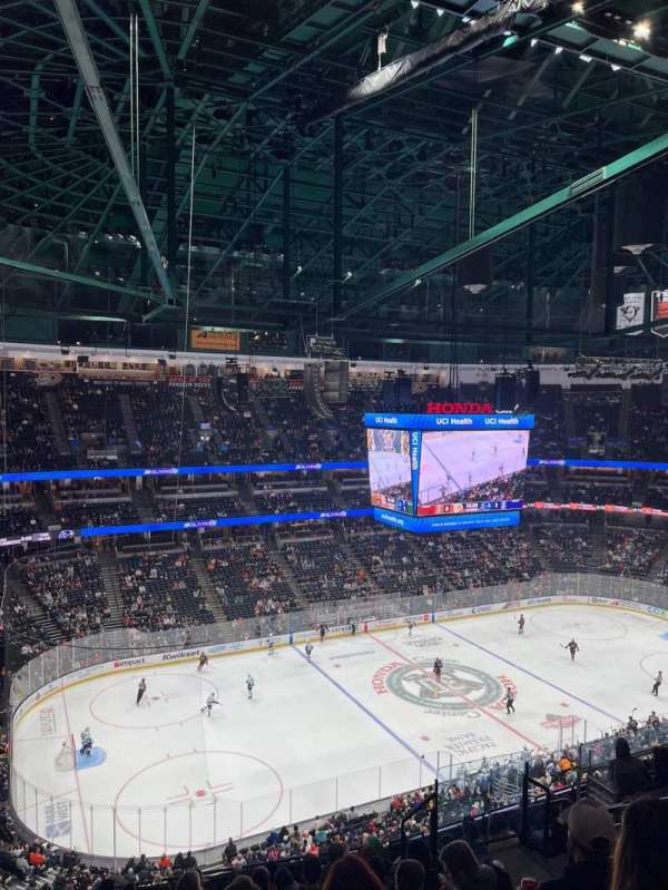 Honda Center, section: 415, row: M, seat: 9