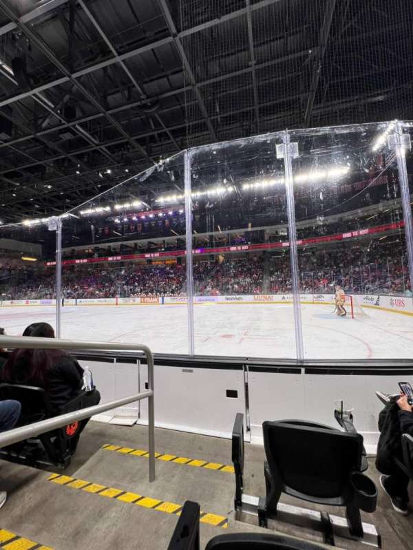 Acrisure Arena, section: 123, row: C, seat: 10
