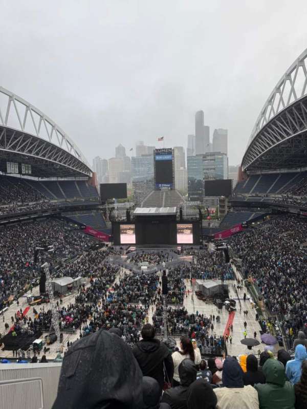 Lumen Field, section: 320, row: U, seat: 20