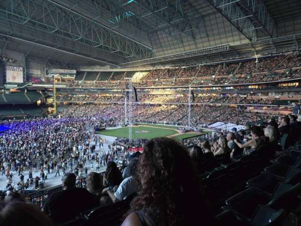 Daikin Park, section: 208, row: 5, seat: 8