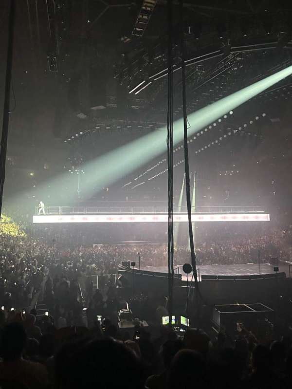 Crypto.com Arena, section: 116, row: 17, seat: 21
