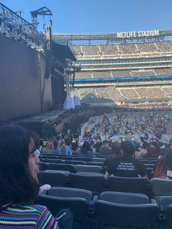 MetLife Stadium, section: 142, row: 17, seat: 15