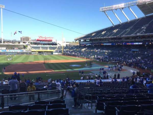 Kauffman Stadium, section: 219, row: JJ, seat: 11