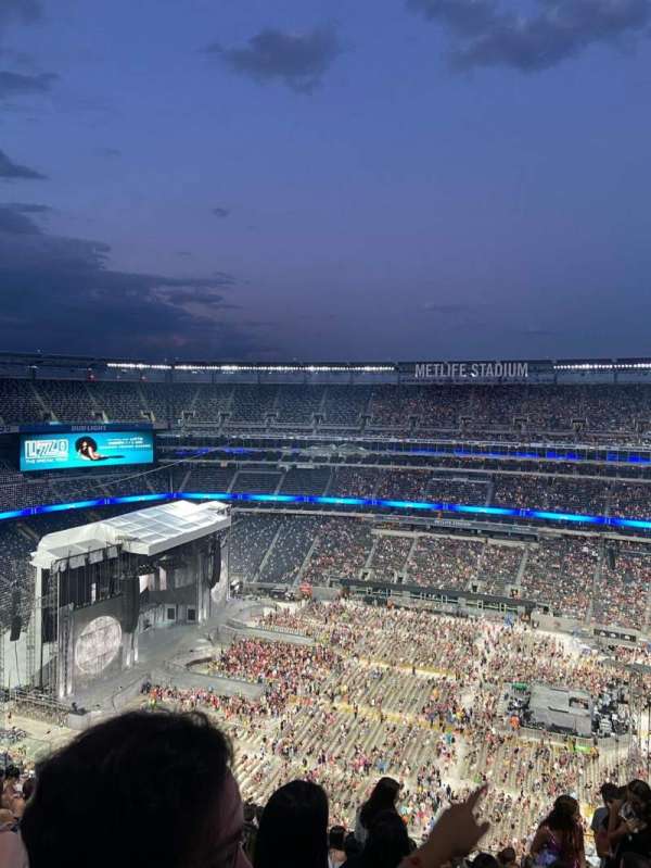 MetLife Stadium, section: 337, row: 18, seat: 6