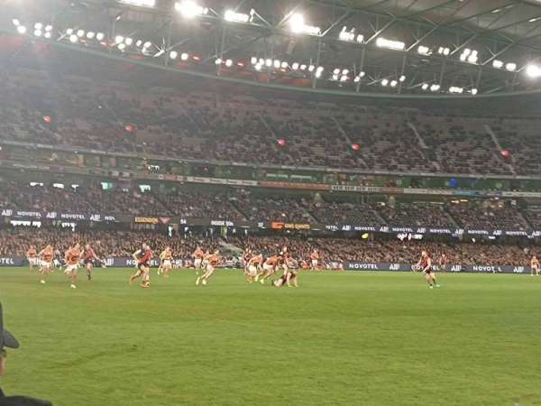 Marvel Stadium, section: L1-44, row: B, seat: 15