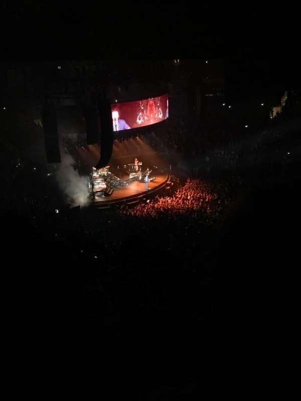 Madison Square Garden, section: 225, row: 15, seat: 17