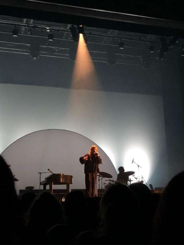 Le Radiant Bellevue, row: H, seat: 13