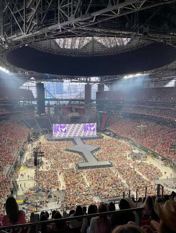 Mercedes-Benz Stadium, section: 327, row: 14, seat: 26