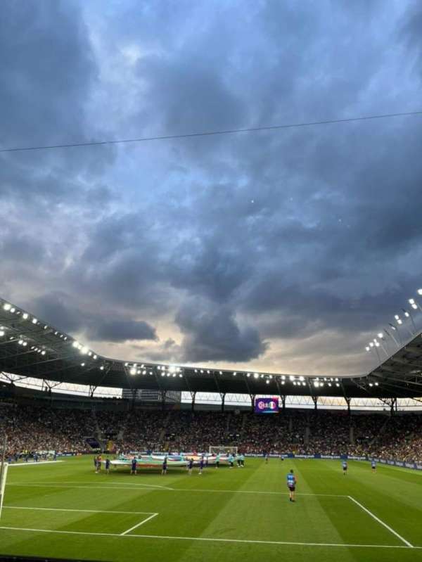 Stade de Genève, section: u, row: 9, seat: 69