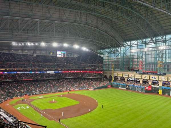 Daikin Park, section: 332, row: 6, seat: 8