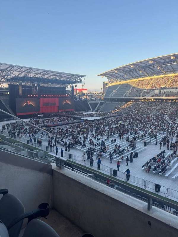 BMO Stadium, section: 229, row: B, seat: 11