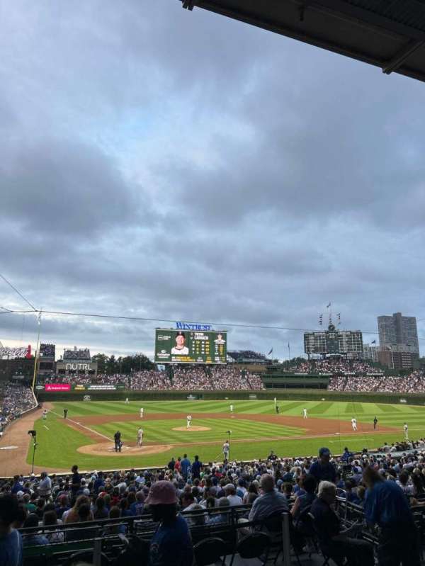 Wrigley Field, section: 220, row: 3, seat: 16