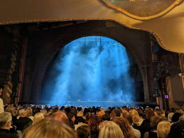 Lunt-Fontanne Theatre, section: Orchestra R, row: Q, seat: 10