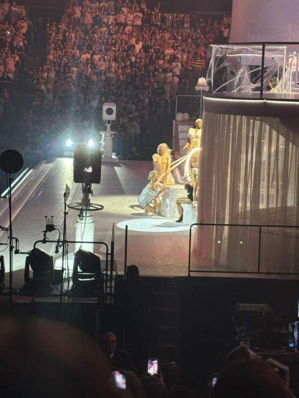 American Airlines Center, section: 104, row: O, seat: 7